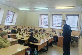 22 января к ученикам 5-го кадетского класса приходил с беседой по Безопасности Дорожного Движения майор полиции Алемаскин Александр Васильевич