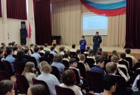 27 апреля к нам в школу с лекцией о пожарной безопасности пришли сотрудники МЧС и ребята «Молодая Гвардия» Приморского района